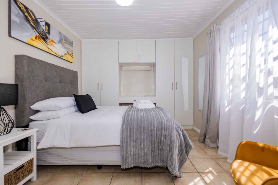 To Let 2 Bedroom Property for Rent in Oakdale Western Cape
